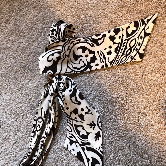 INC International concepts silk halter tie top fully lined black and white 4P - Picture 4 of 6